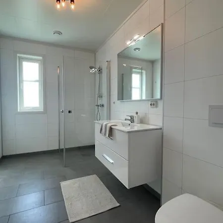 House With 5 Bedrooms, 2 Bathrooms, Available For Onss