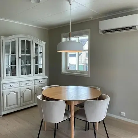 House With 5 Bedrooms, 2 Bathrooms, Available For Onss فيلة *